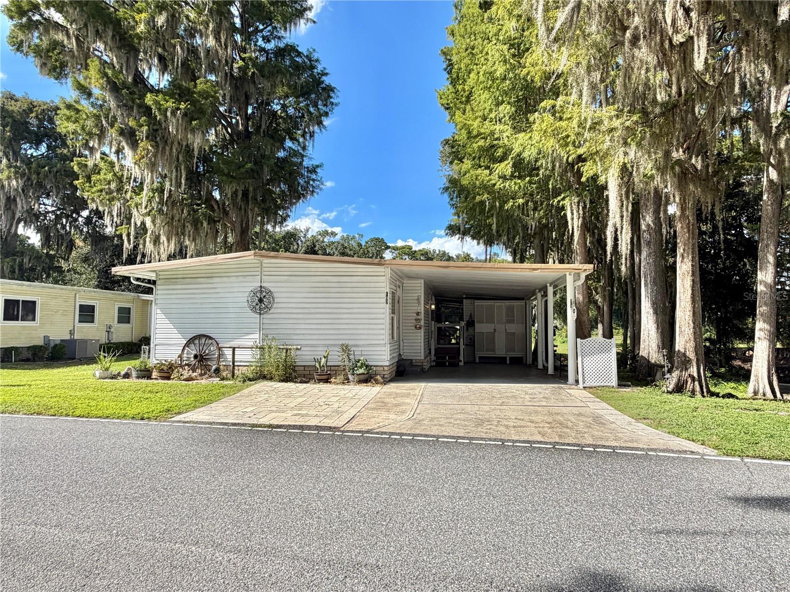 107 Royal Palm Dr — photo