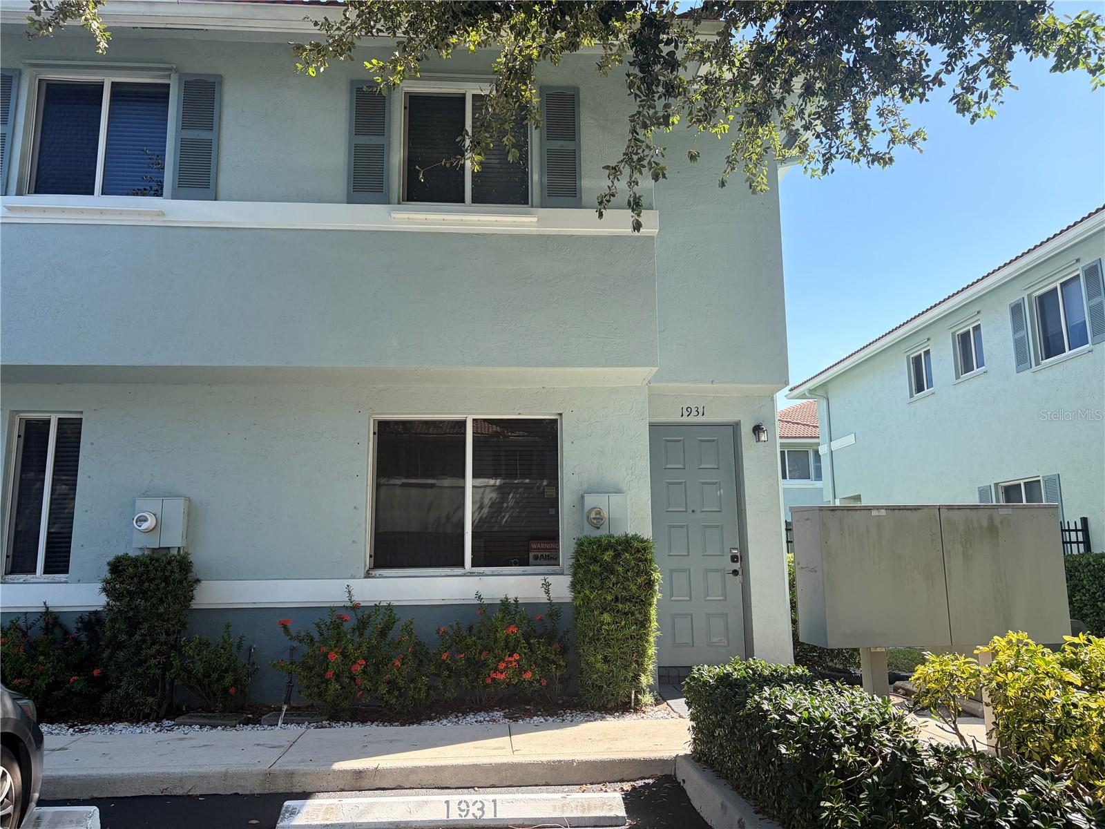 1931 Gardenia Ct — photo