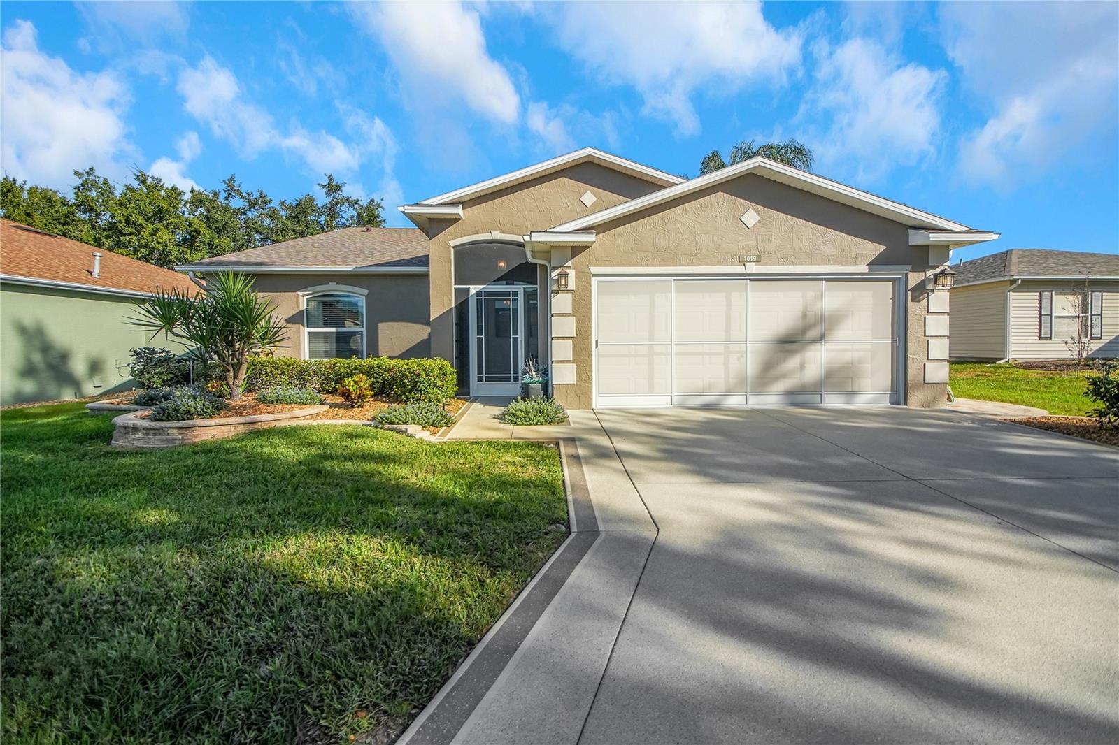 1019 Meadowbend Dr — photo