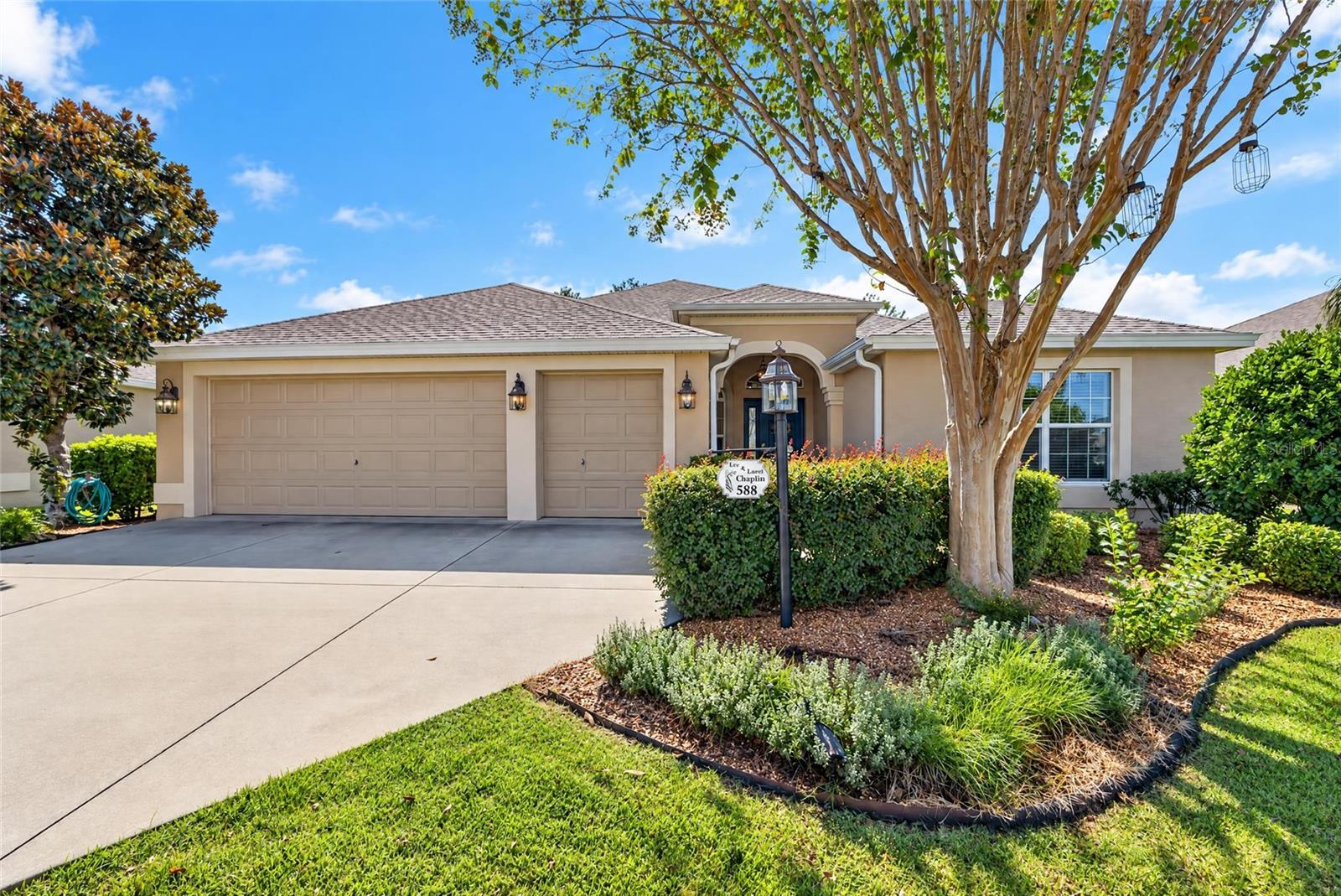 588 Bradford Loop — photo