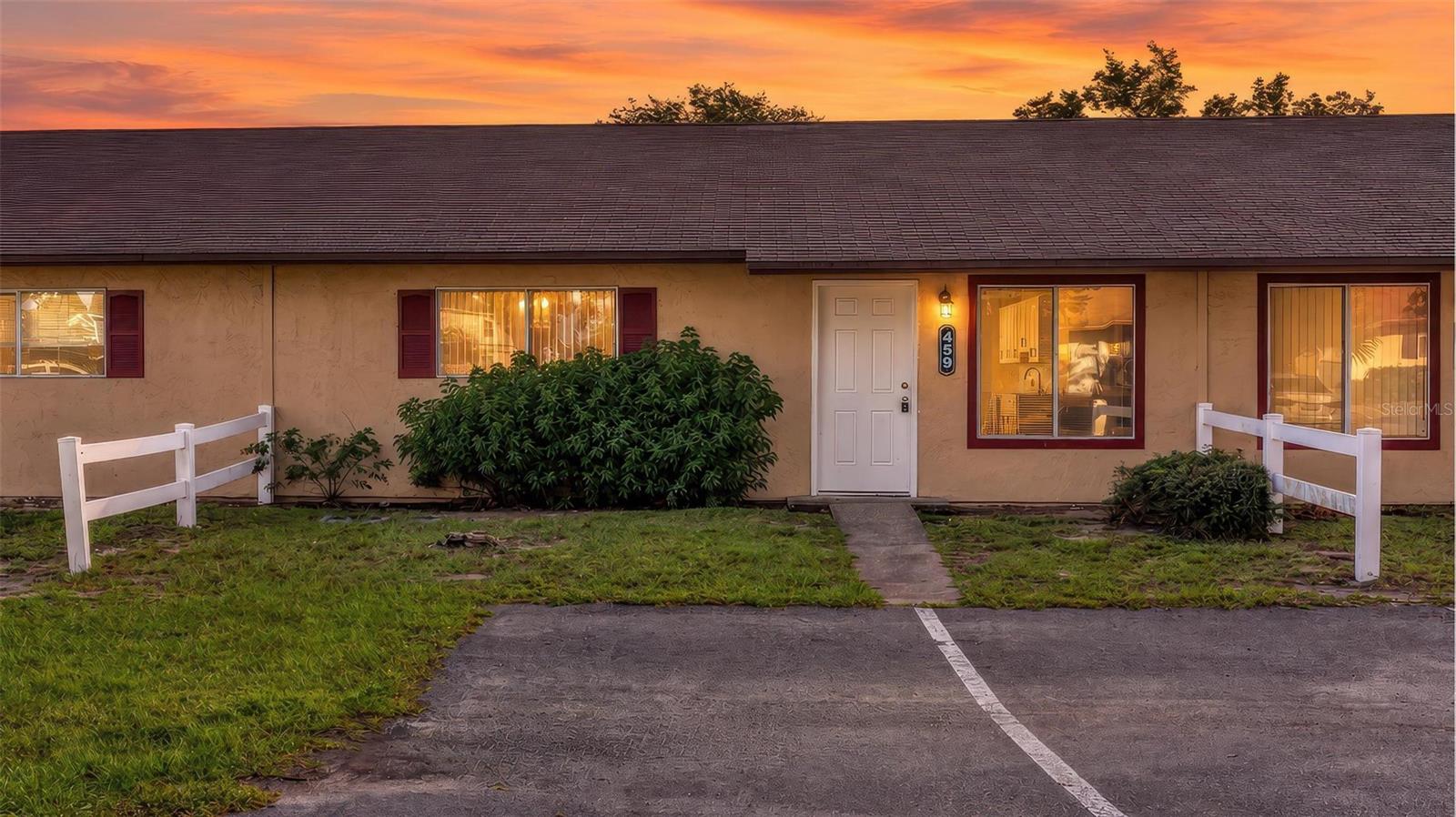 459 W Rosewood Ln — photo