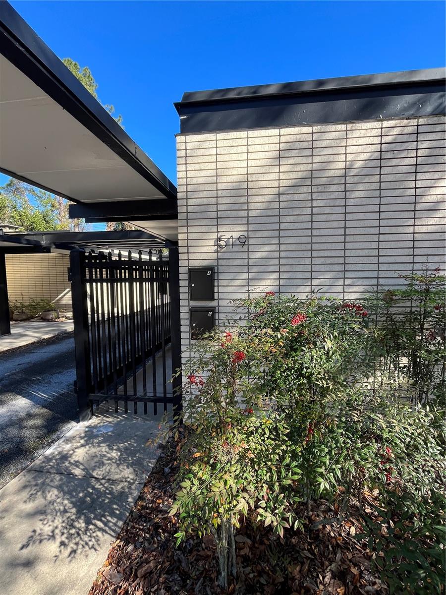 519 NE 1st St — photo
