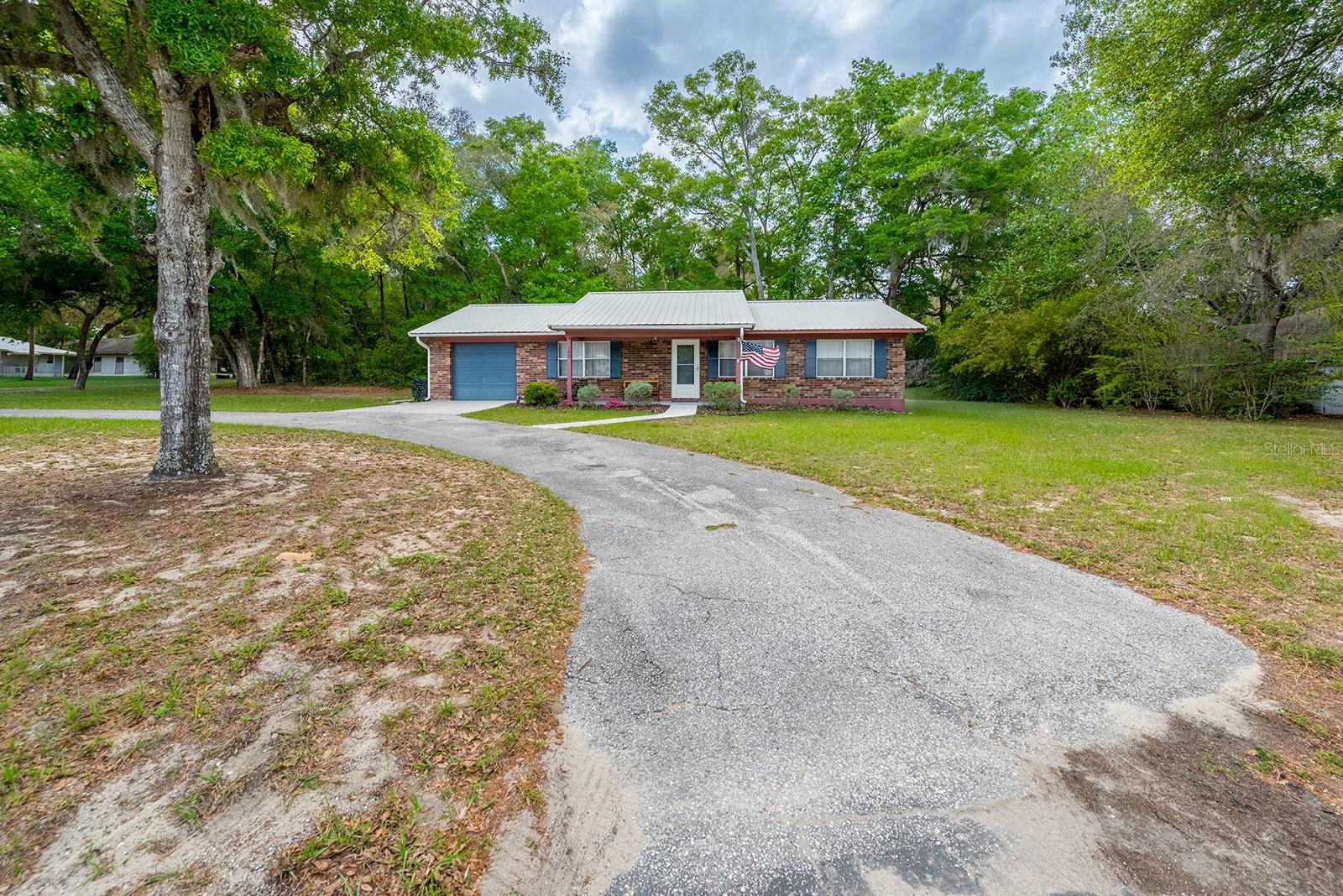 102 Swans Nest Cir — photo