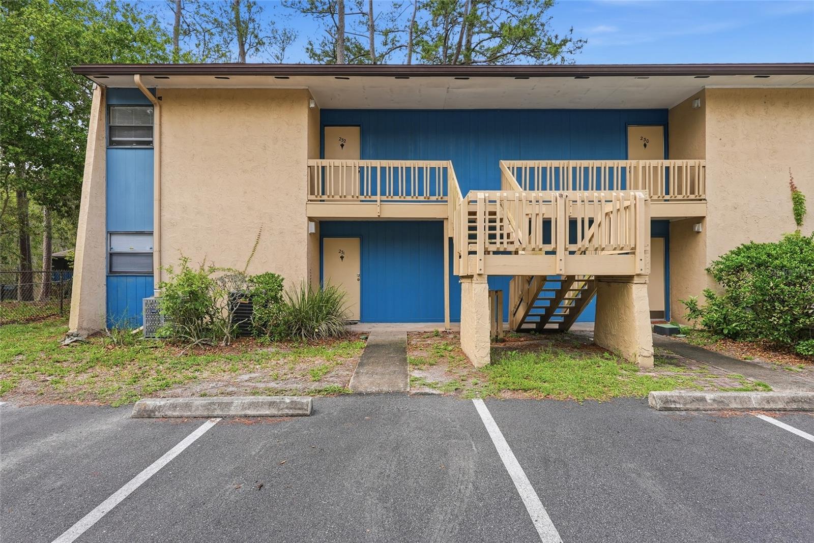 2811 SW Archer Rd #Y232 — photo