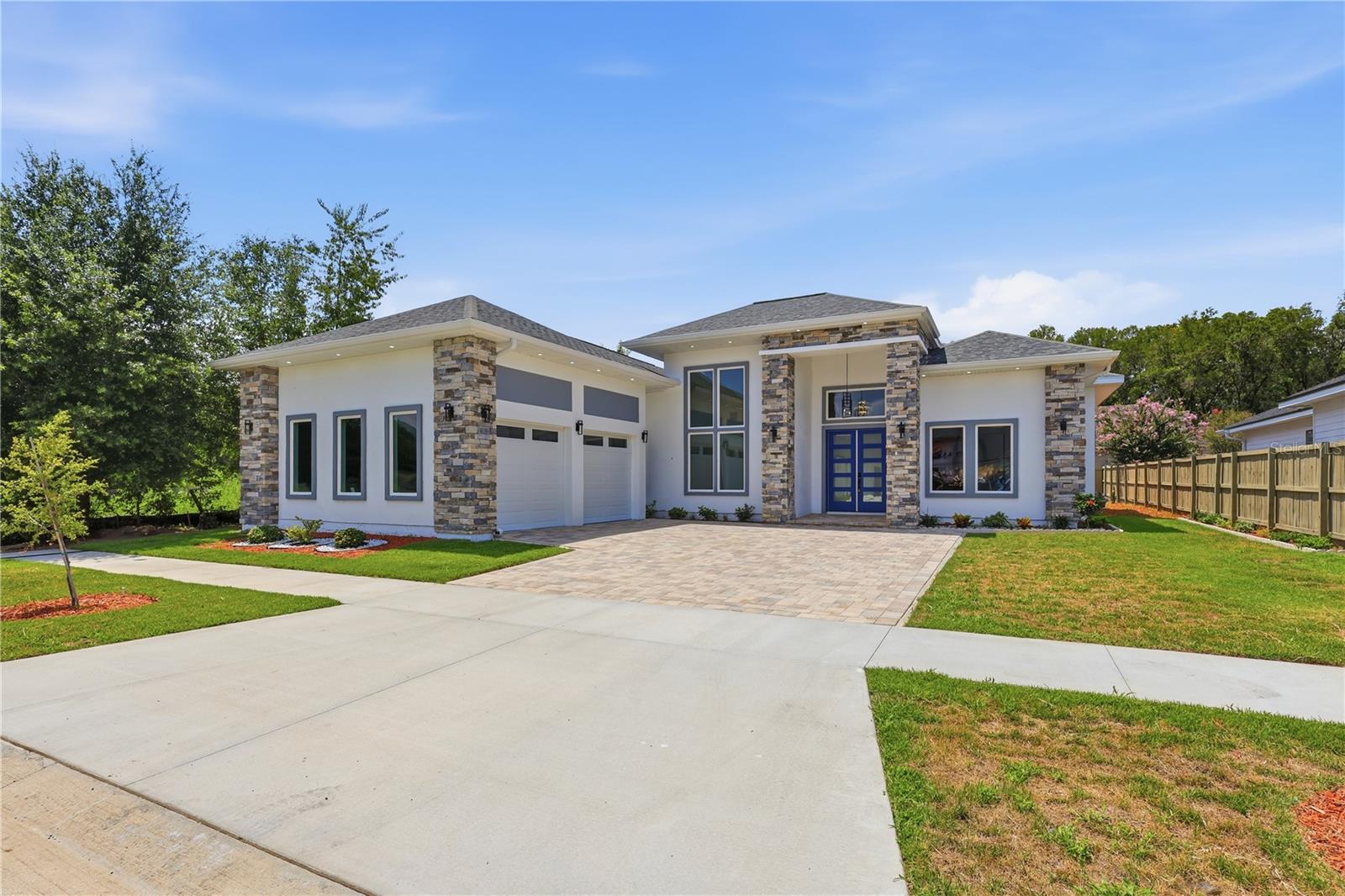 12041 SW 12th Ln — photo