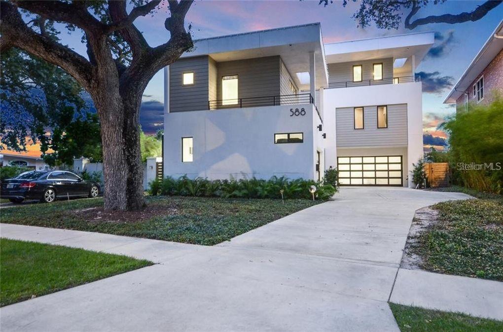 588 Riviera Dr — photo