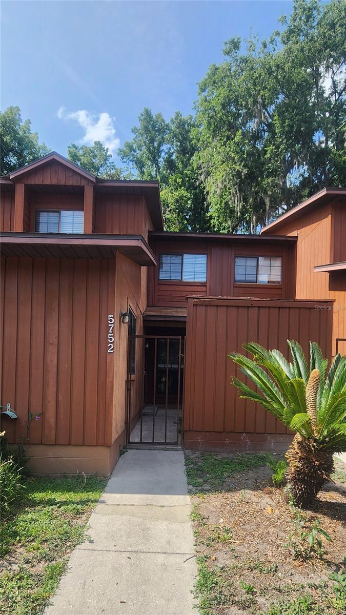 5752 SW 8th Pl — photo