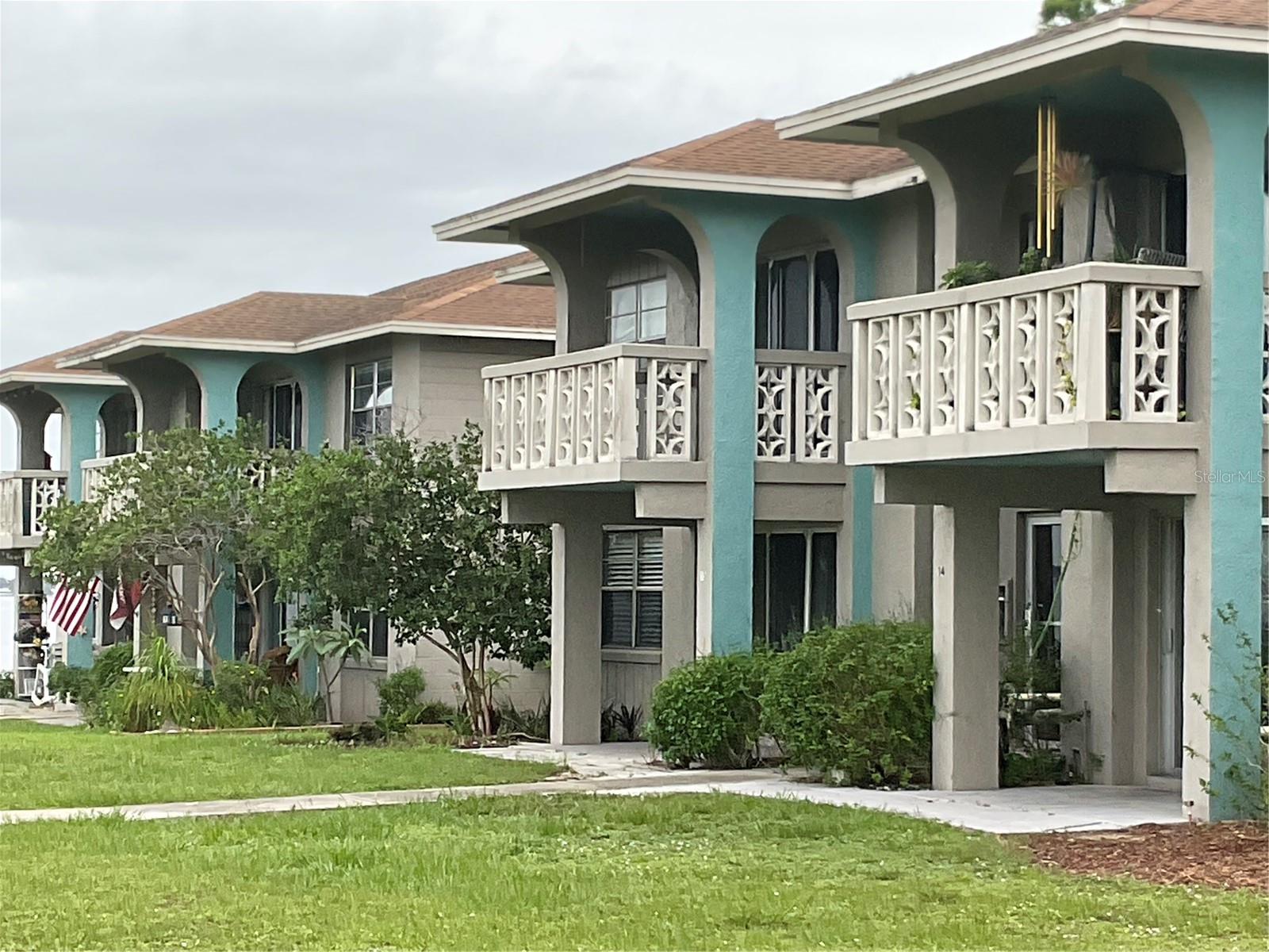 1011 Lakeview Dr — photo