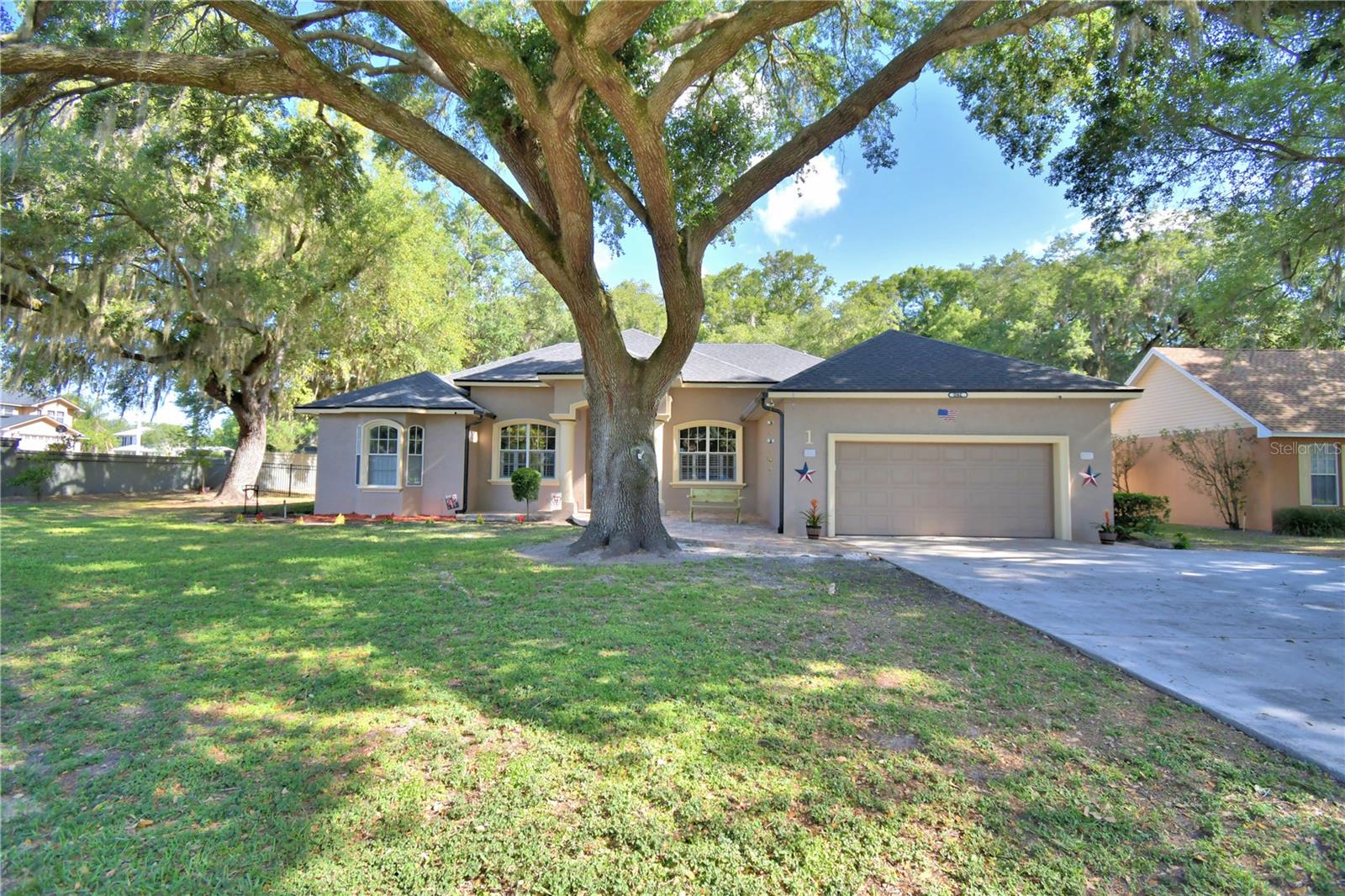 1 Lake Eloise Ln — photo