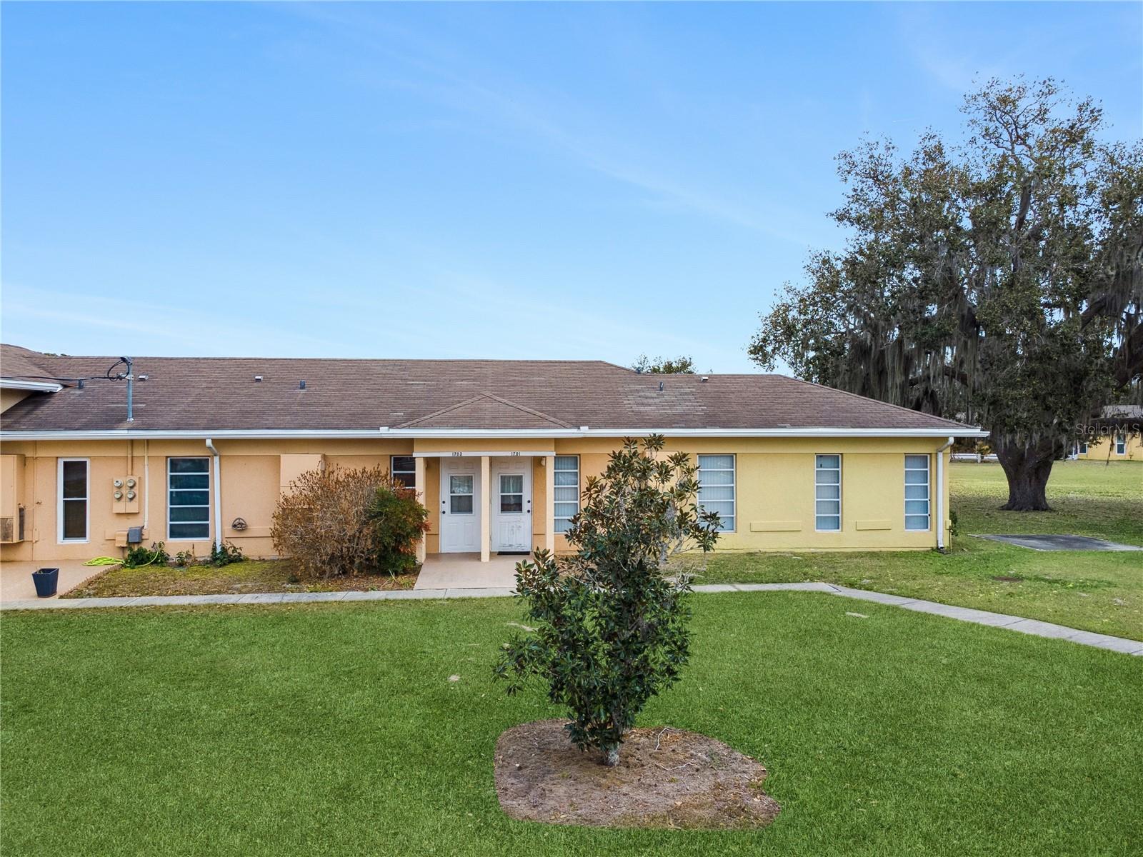 1703 Club Cir — photo