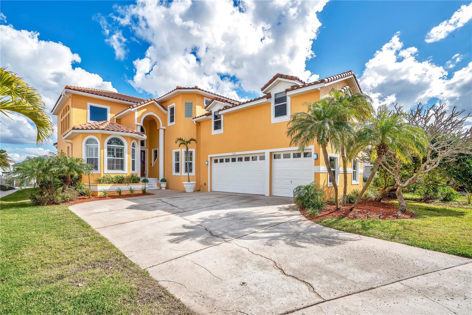 934 Symphony Isles Blvd — photo