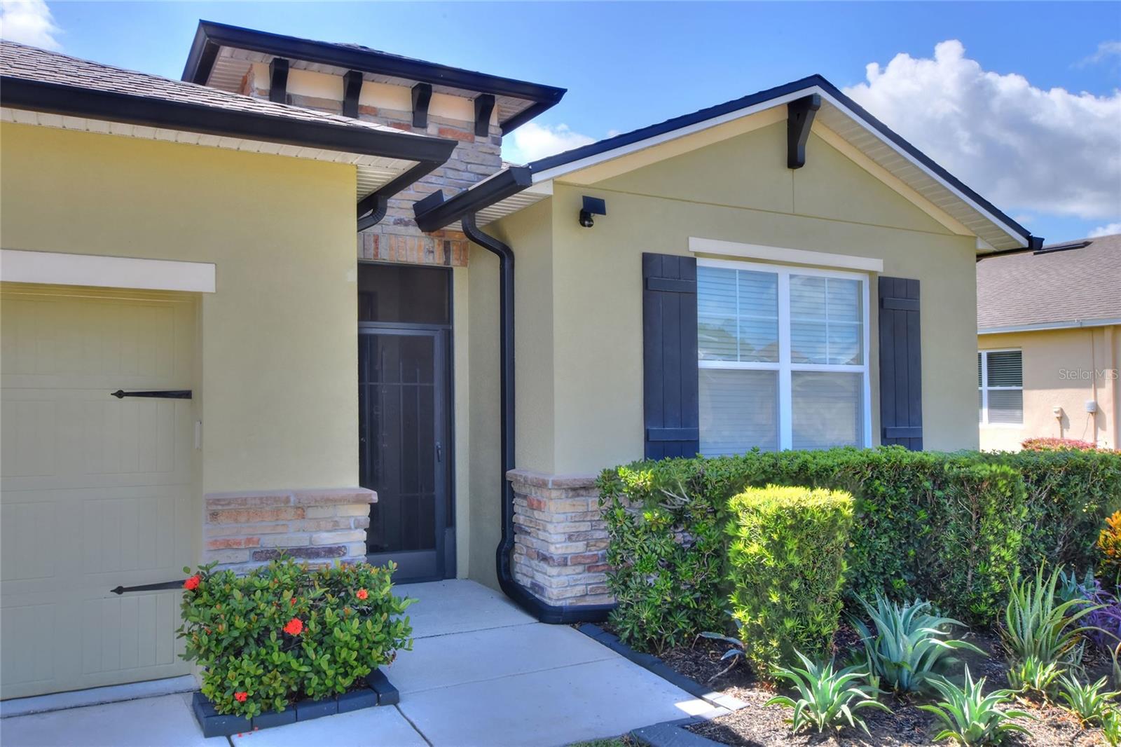 5852 Marsh Landing Dr — photo