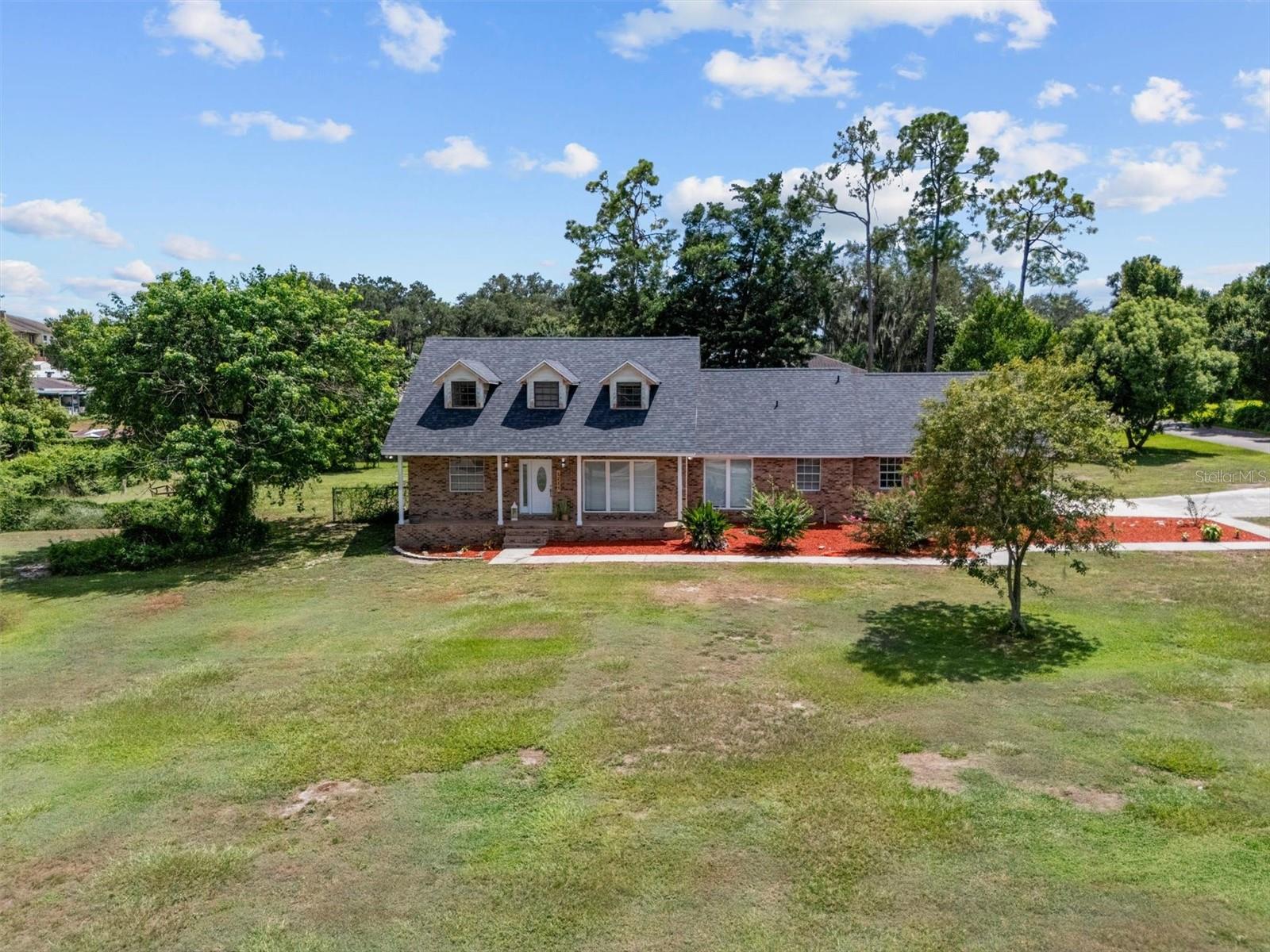 1715 Lake Miriam Dr — photo