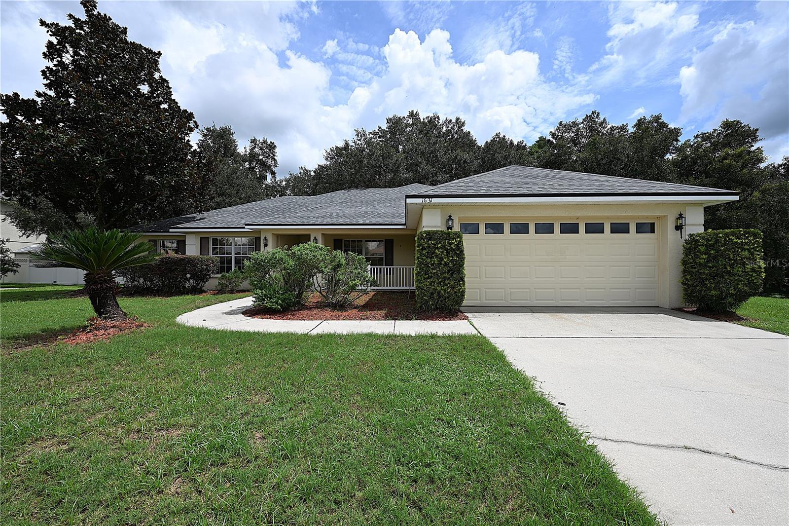 1631 Taylor Landing Dr — photo
