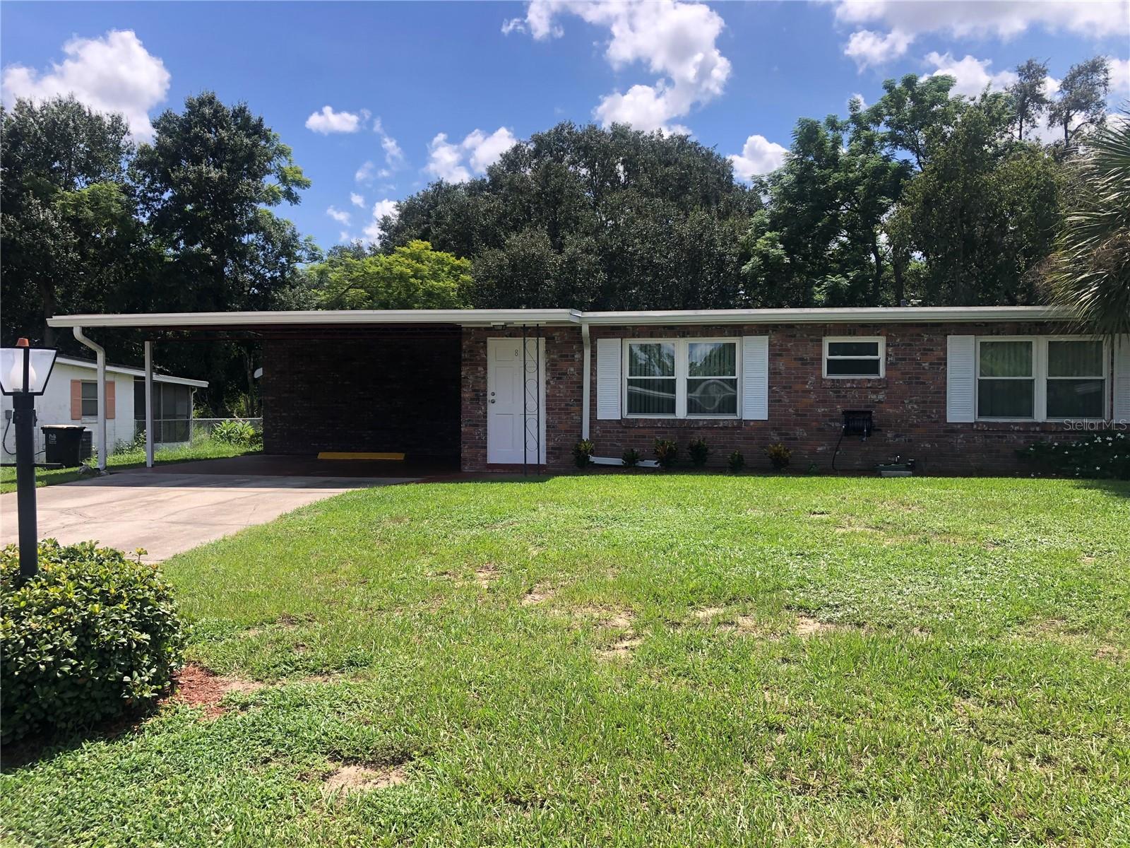8 Moonlight Ln — photo