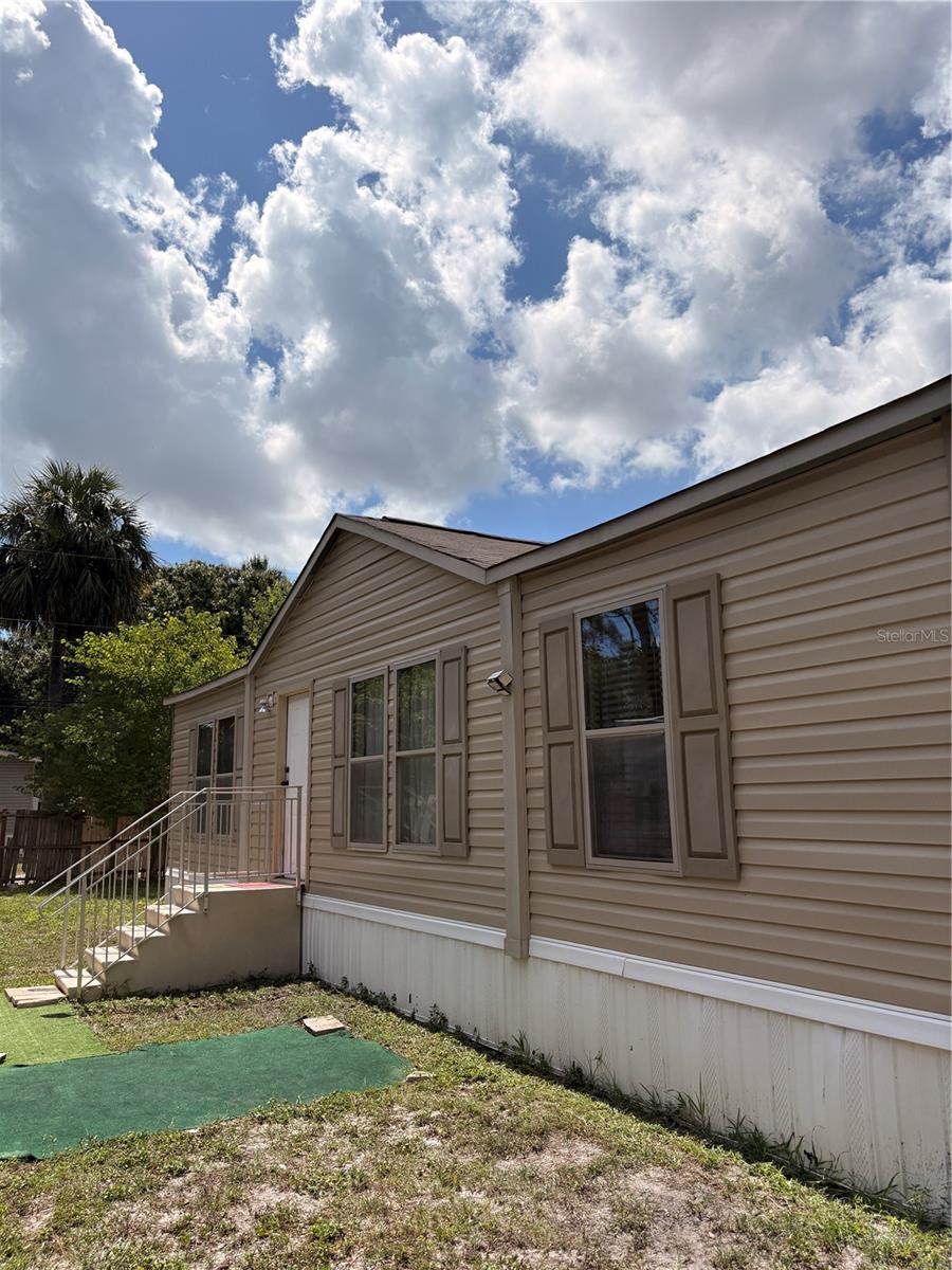1012 Warden Ln — photo
