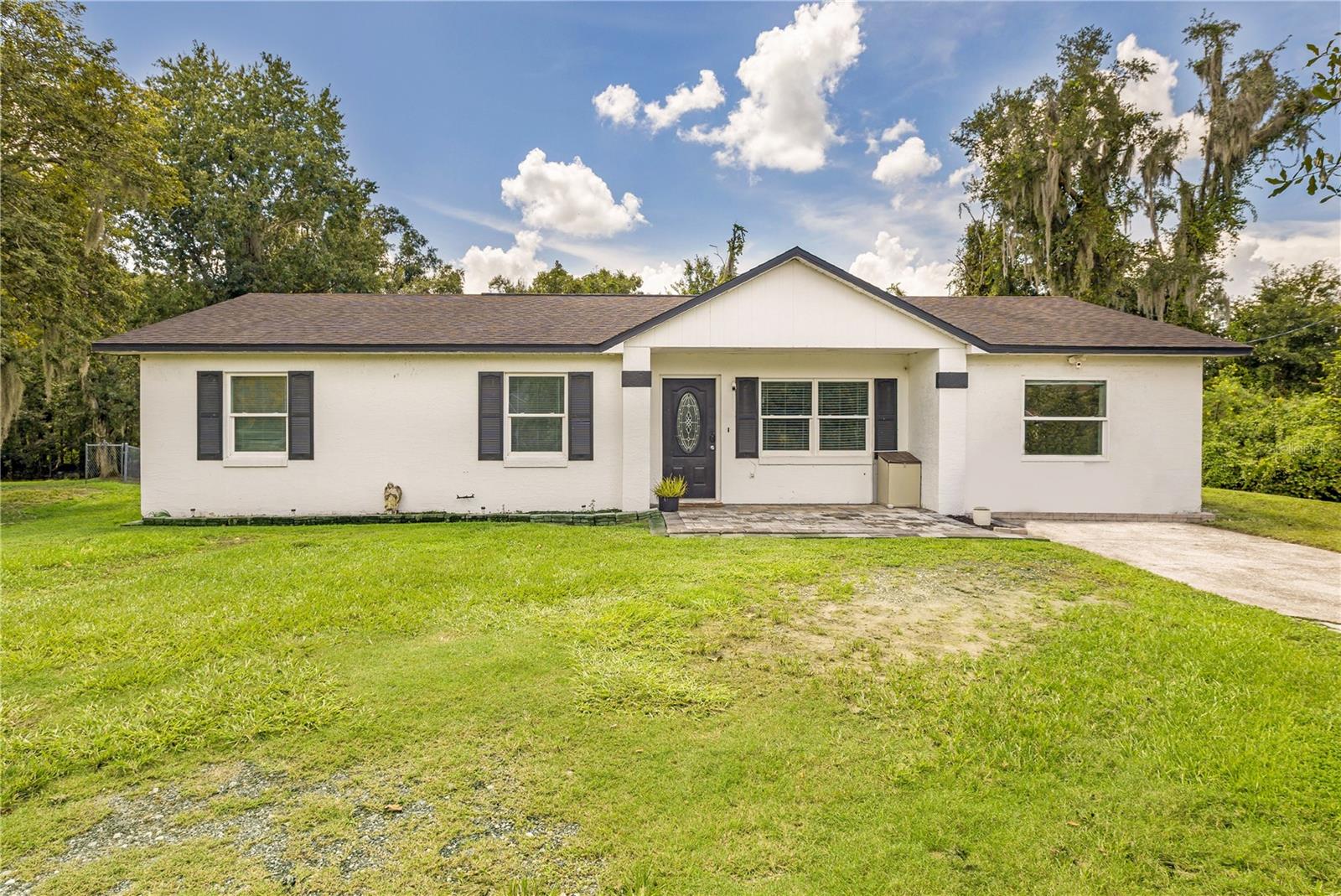 802 Fox Lake Dr — photo