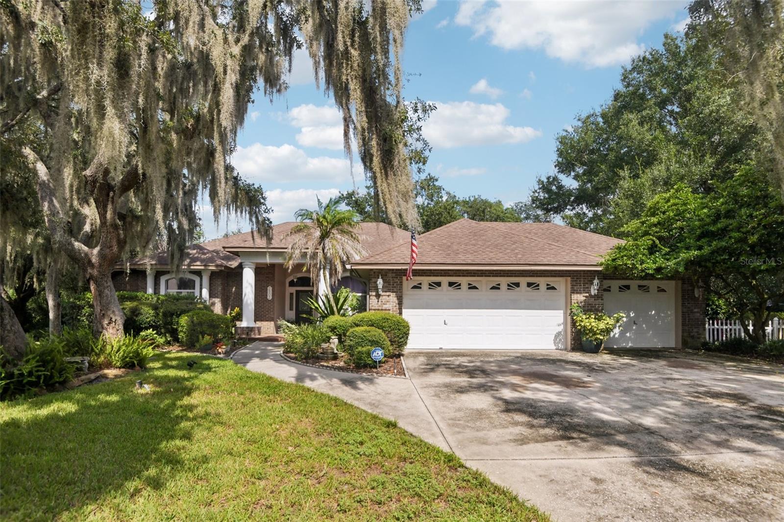 3503 Oak Club Ct — photo