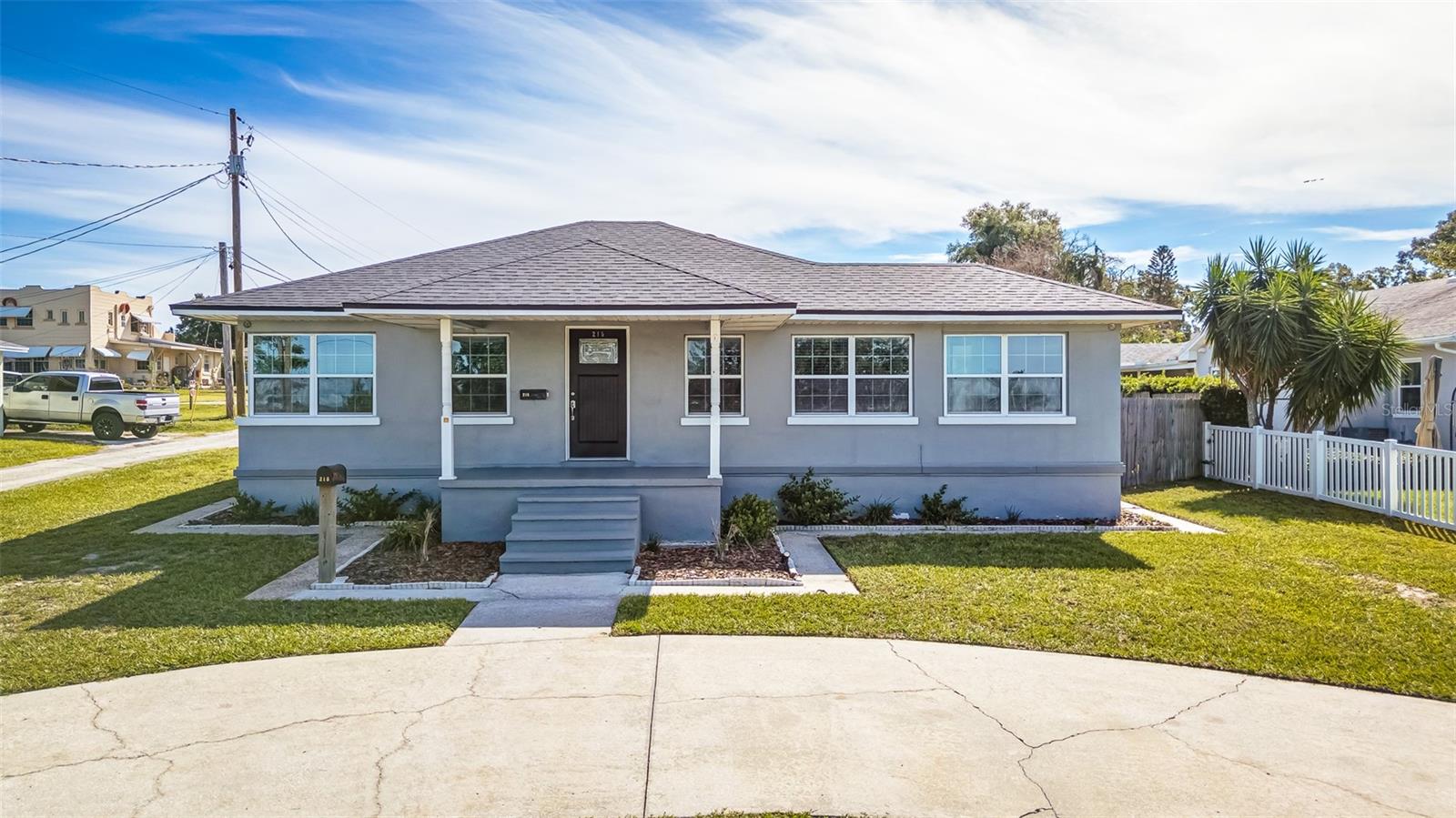 215 S Lake Howard Dr — photo
