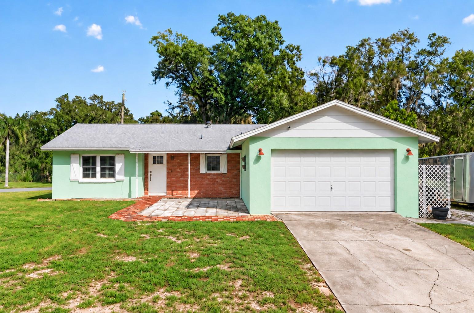 2140 Creek Side Dr — photo