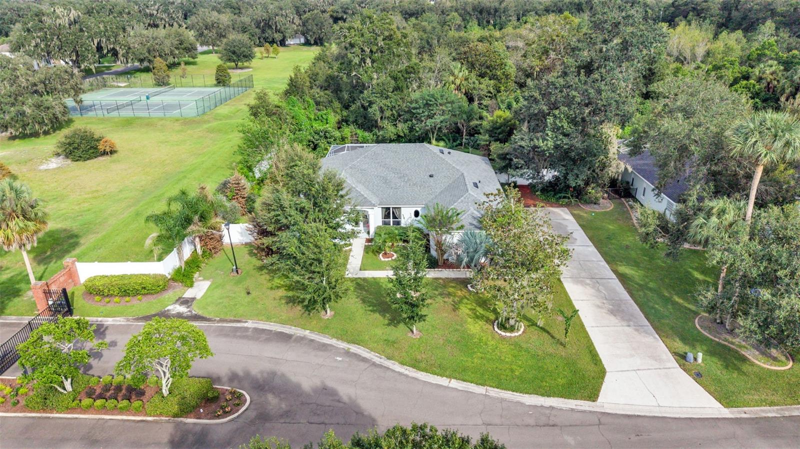 6626 Royal Forest Dr — photo