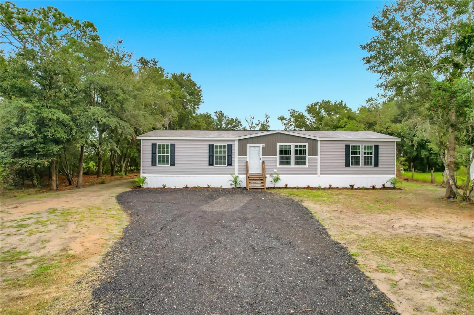 9717 Moore Rd — photo