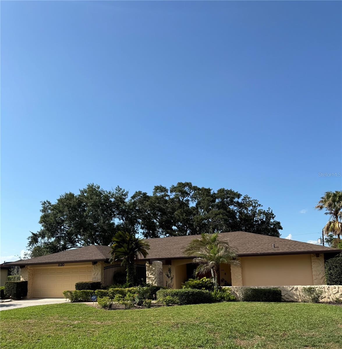 1120 Lake Point Ter — photo