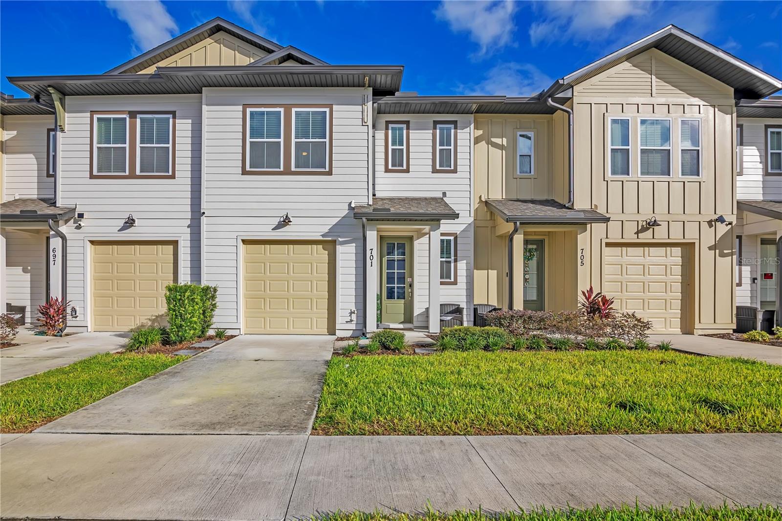 701 Longboat Dr — photo