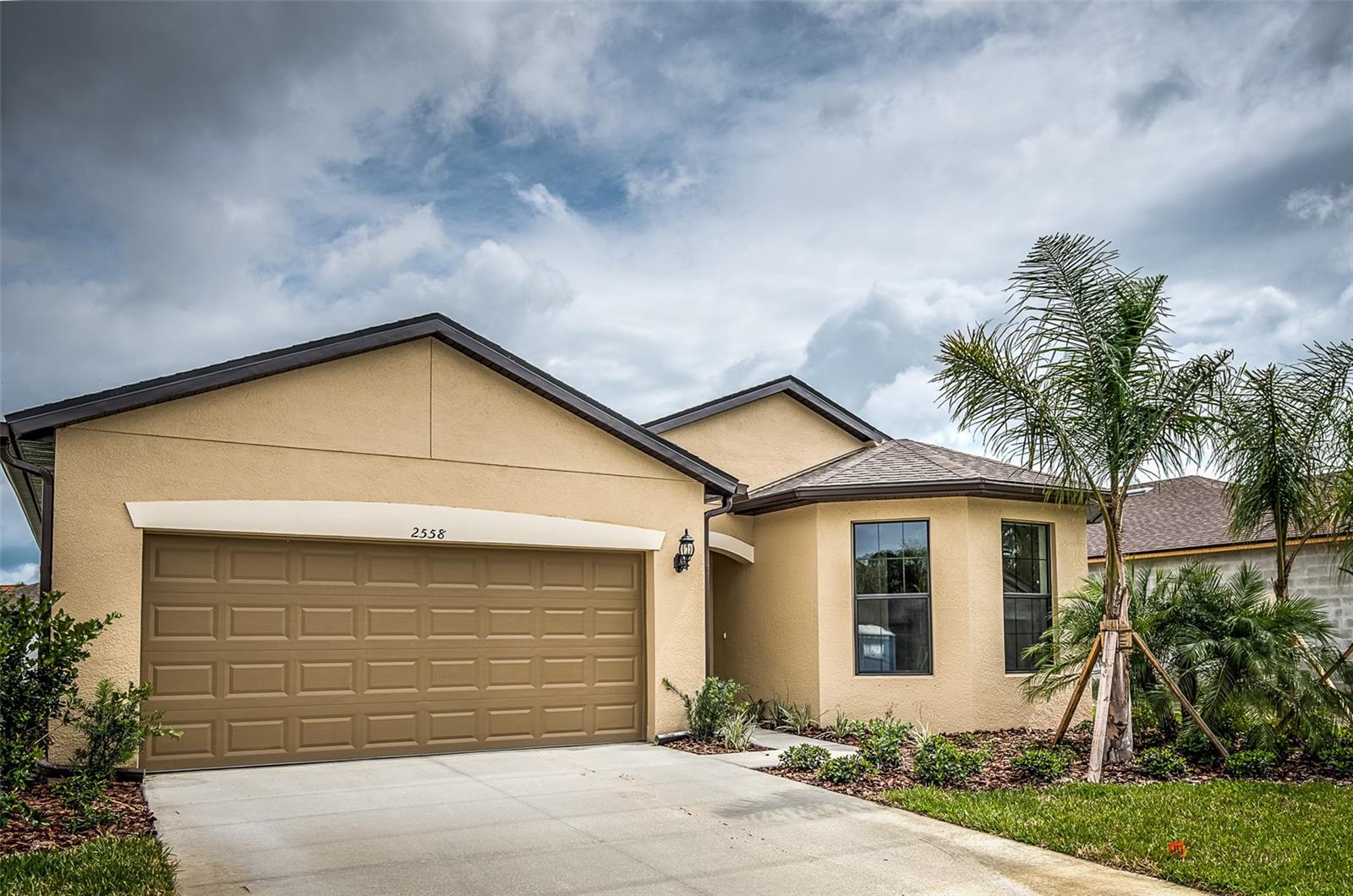 2558 Sherman Oak Dr — photo