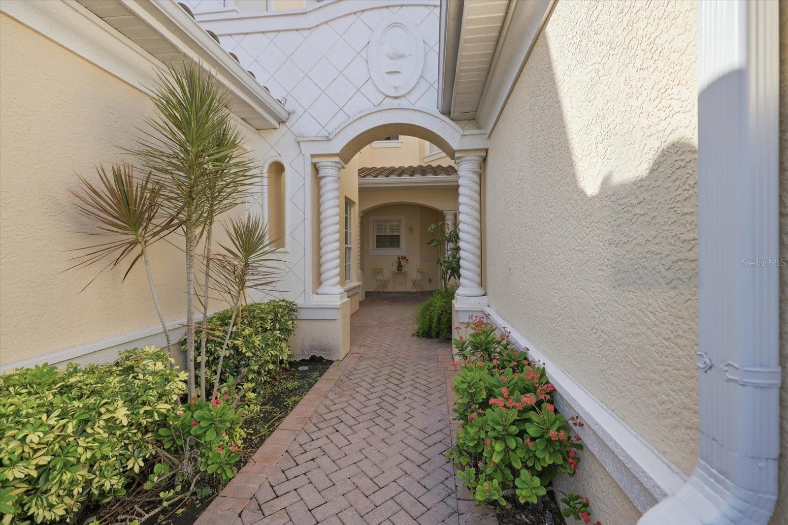 703 Triano Cir #703 — photo