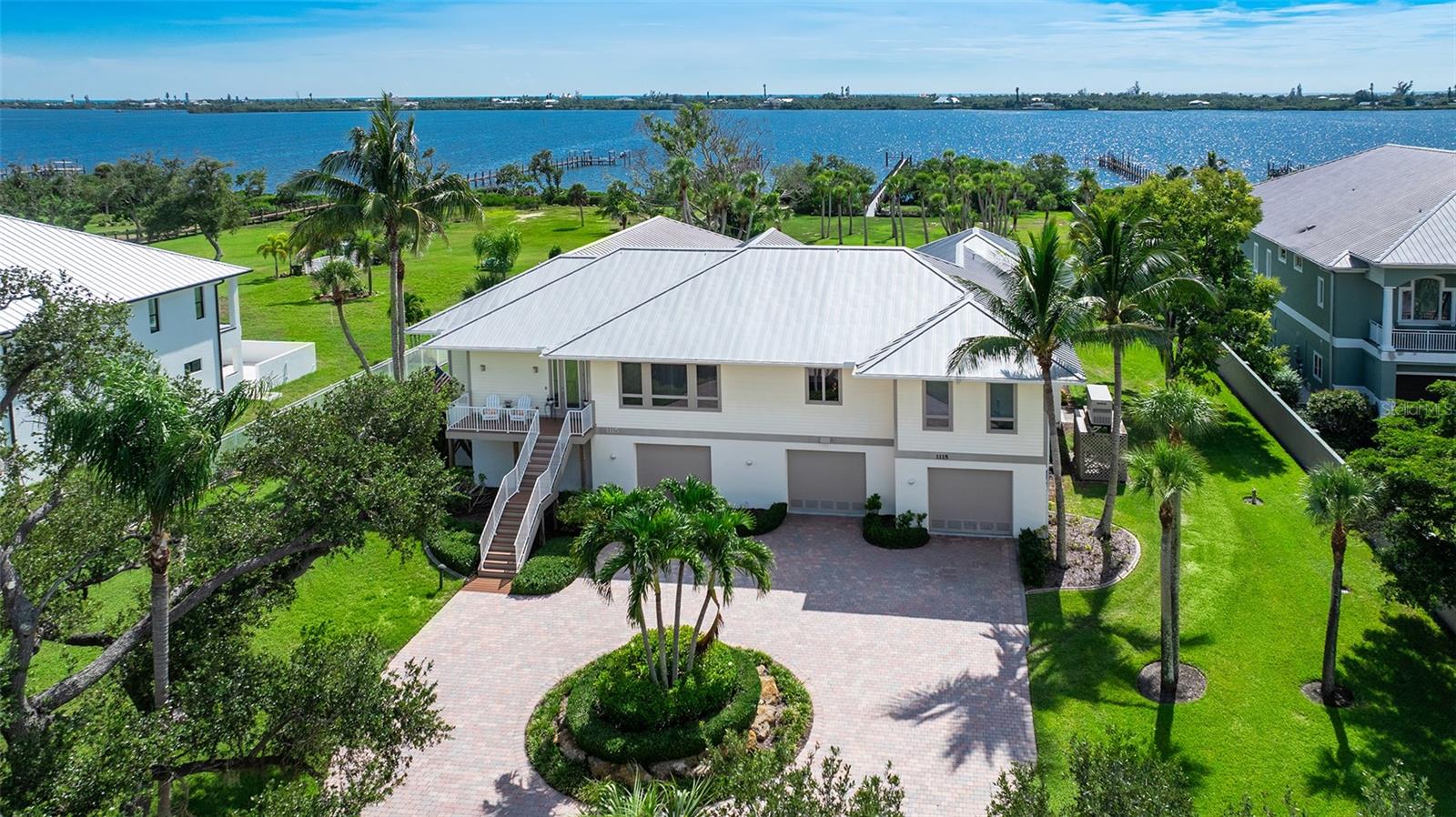 1115 Bayshore Dr — photo