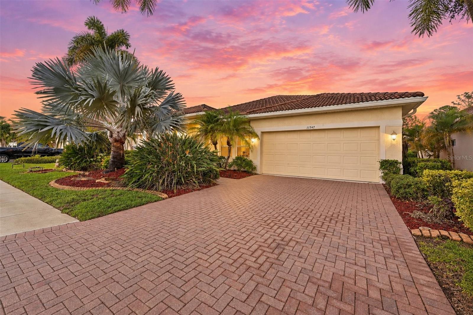 11347 Dancing River Dr — photo