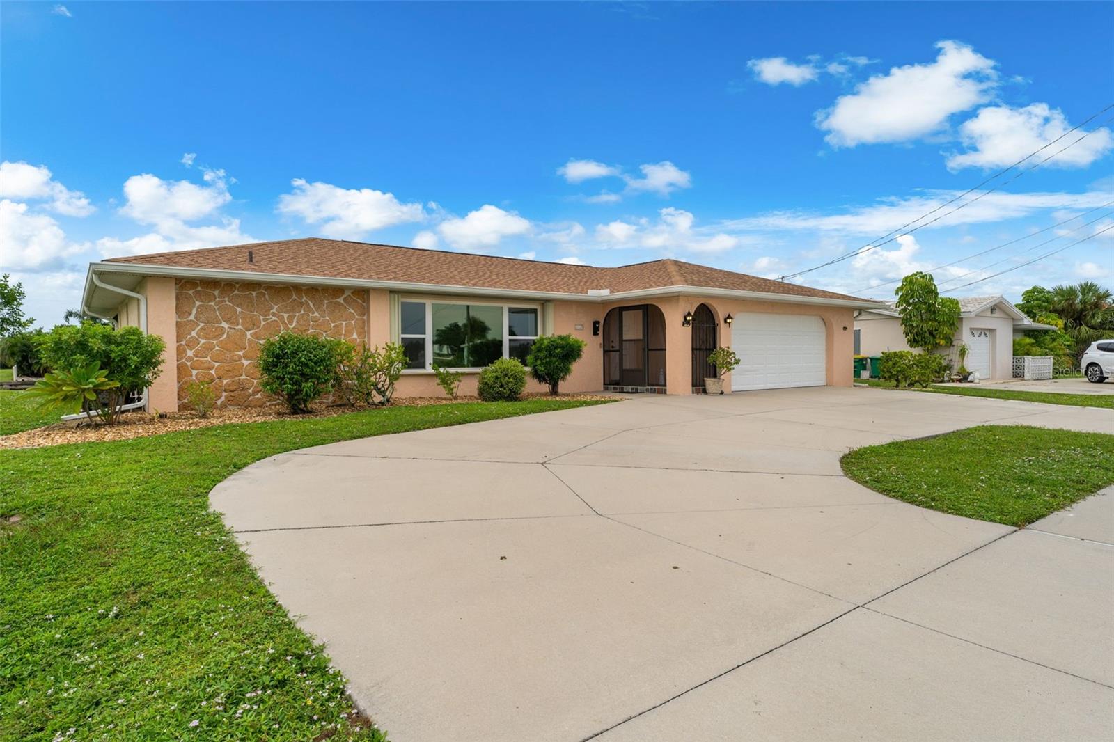 21129 Edgewater Dr — photo