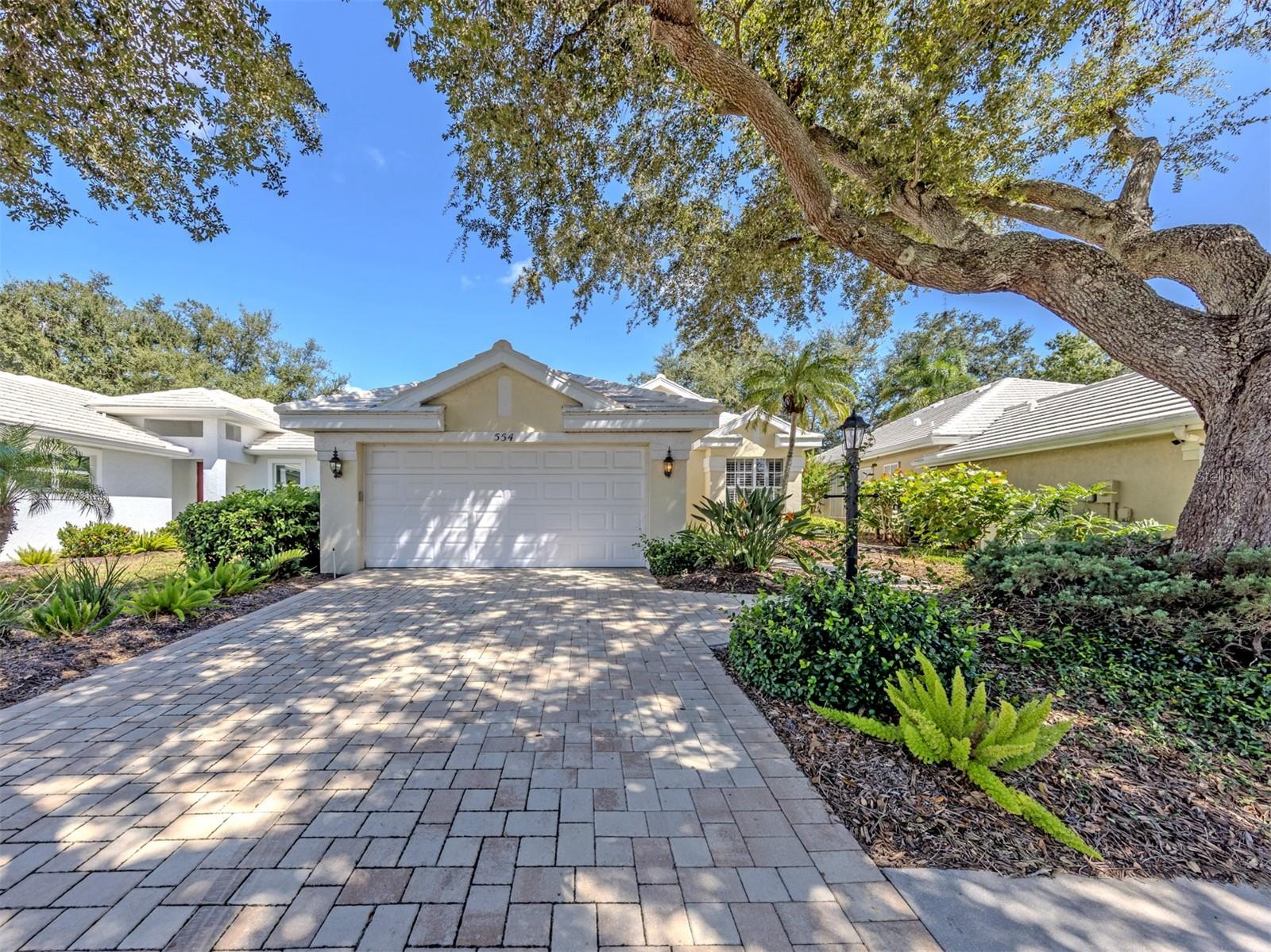 554 Fallbrook Drive, Venice, FL 34292 — photo 2