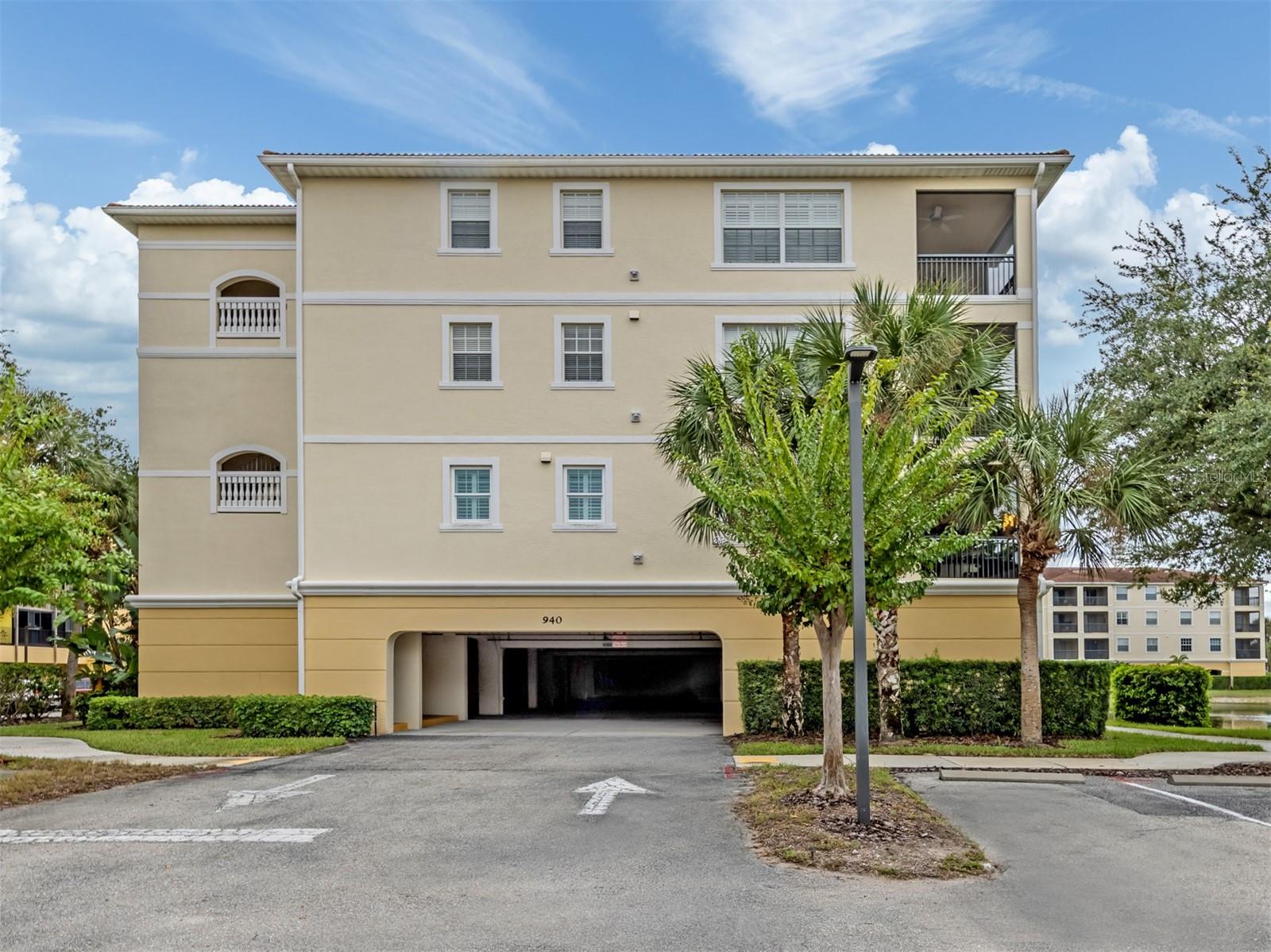 940 Cooper St #202 — photo
