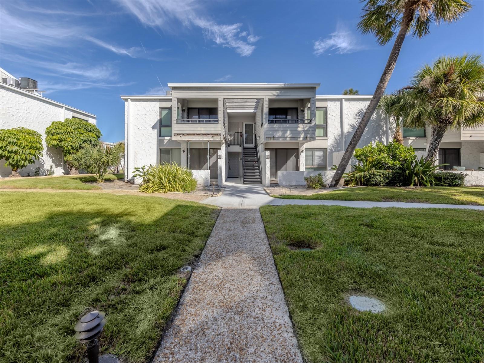 1555 Tarpon Center Dr #140 — photo