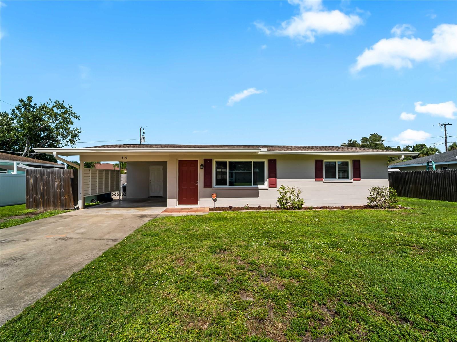 310 Grant Rd — photo