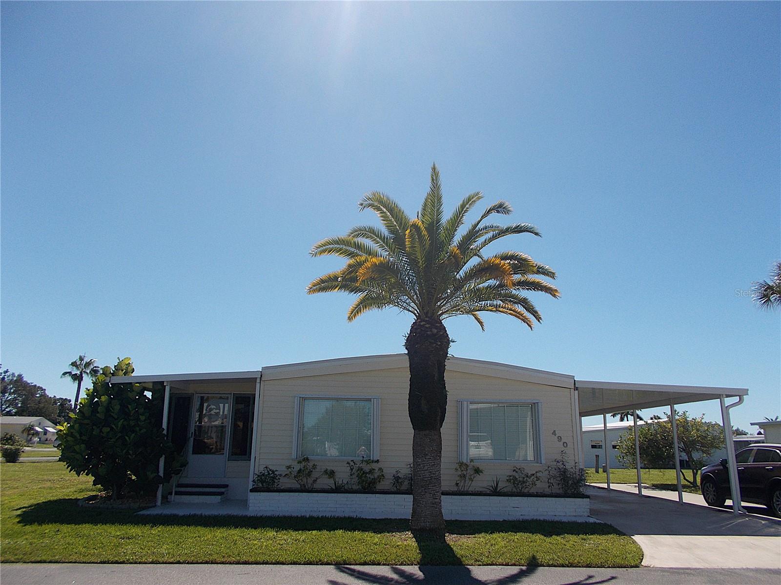 490 Ashwood Dr — photo