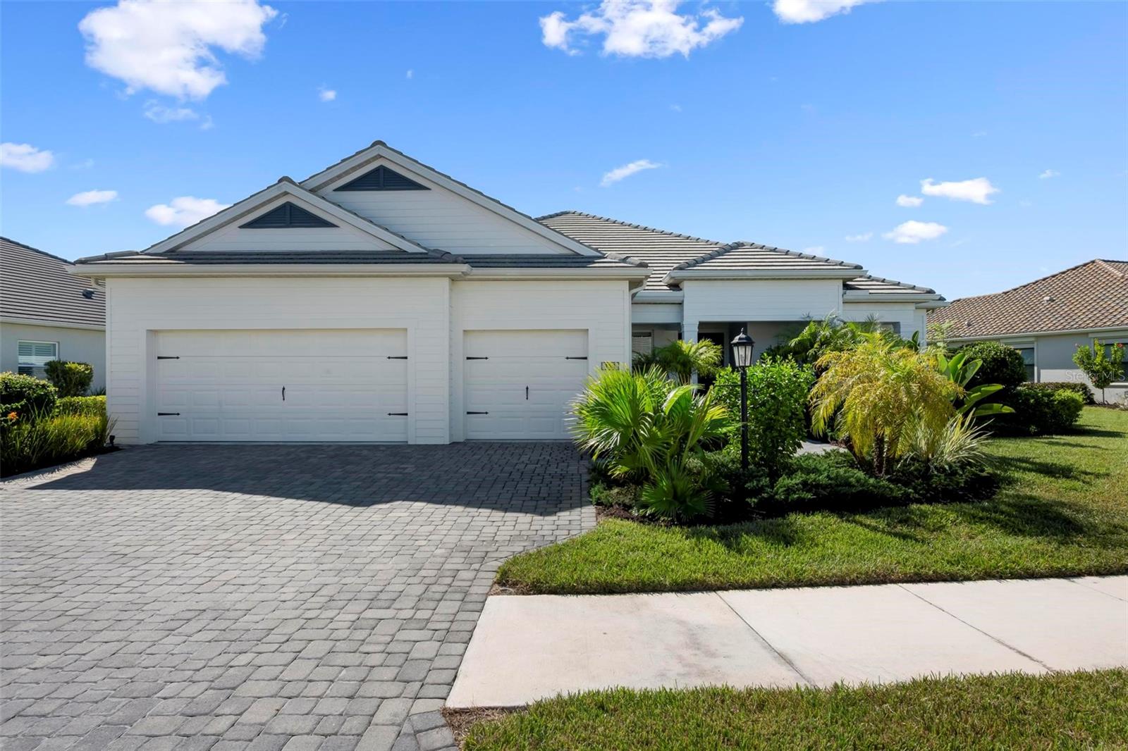 104 N Cayman Isles Blvd — photo
