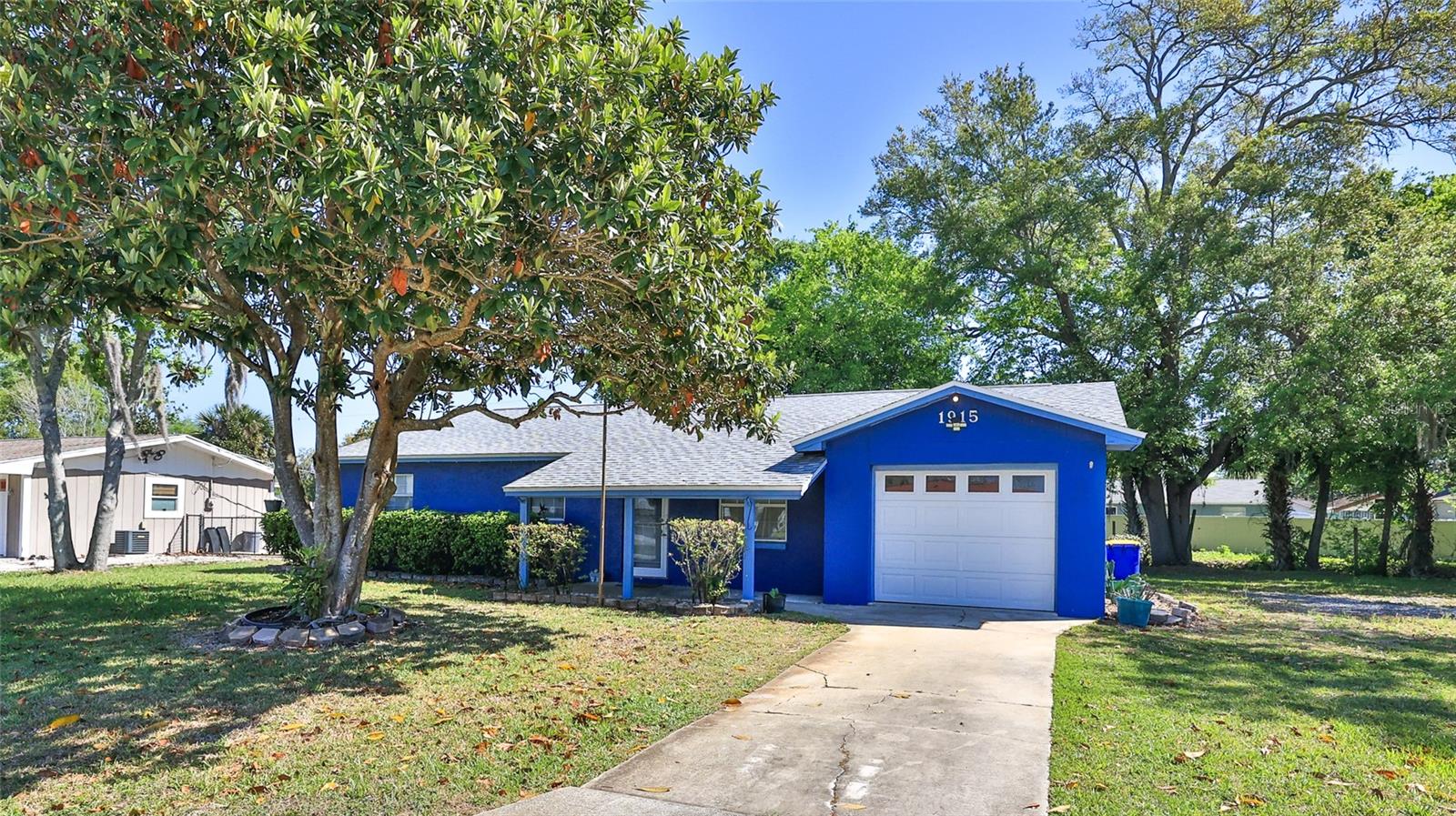1915 Umbrella Tree Dr — photo