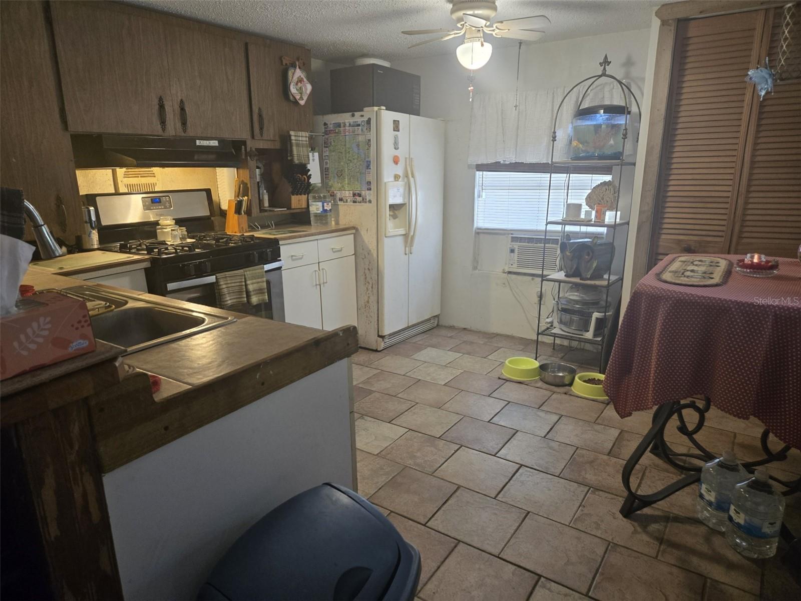 120 West Loop, Oak Hill, FL 32759 — photo 2
