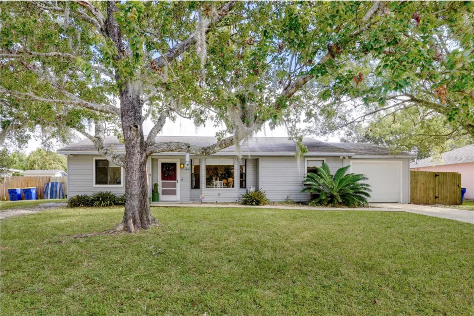 2737 Fern Palm Dr — photo