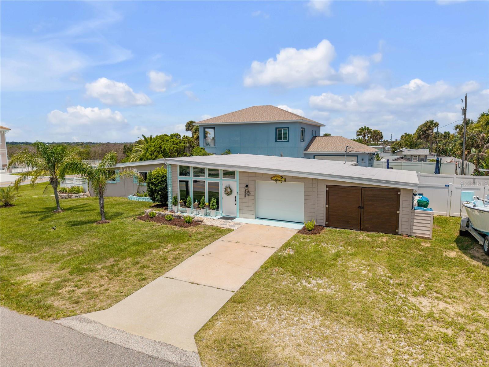 3929 S Peninsula Dr — photo