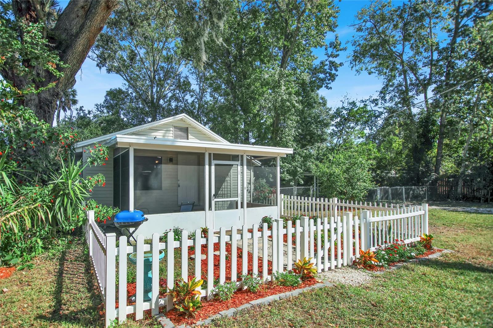 847 Jasmine Ave — photo