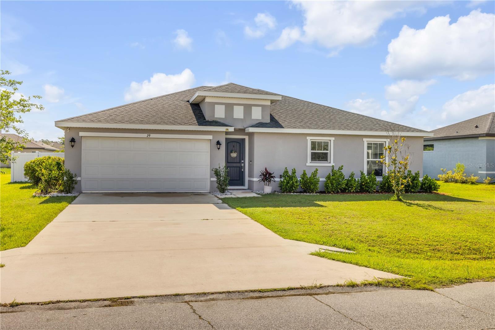 29 Rocking Horse Dr — photo