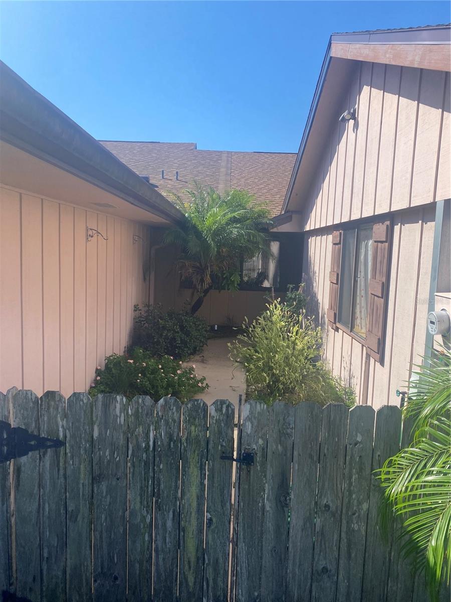 20 Andrea Dr — photo