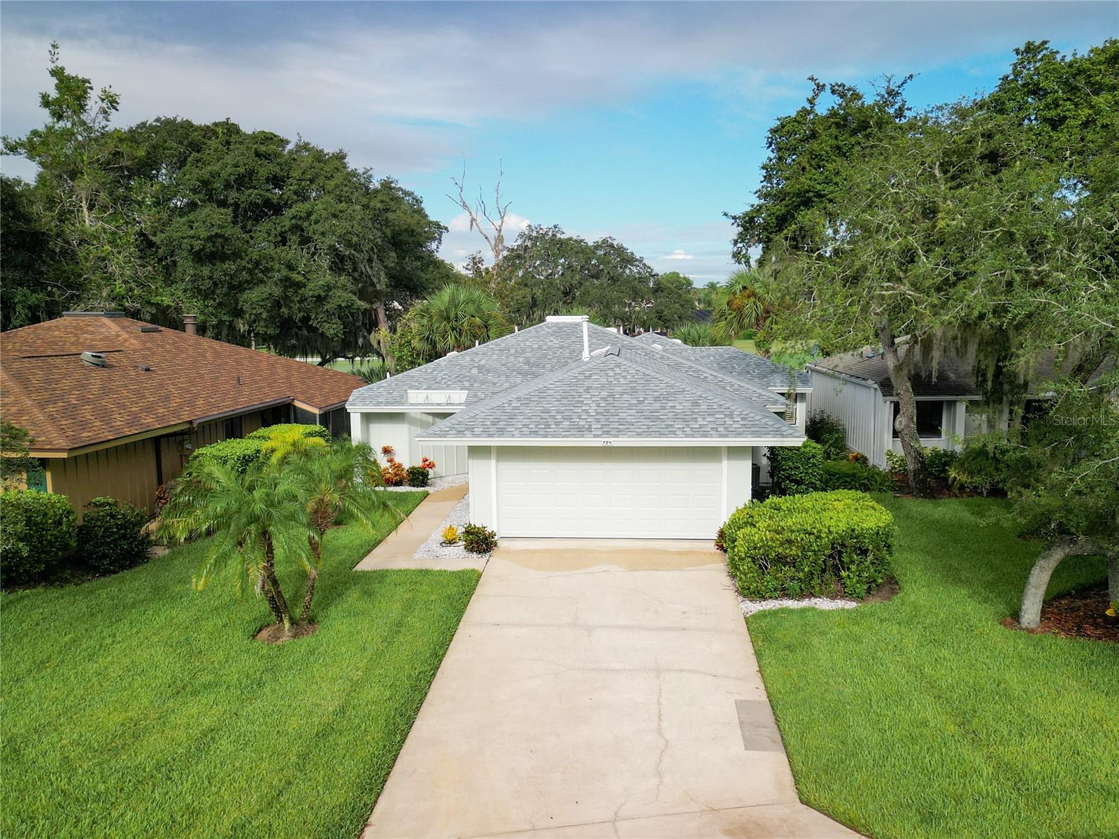 724 St Andrews Circle — photo