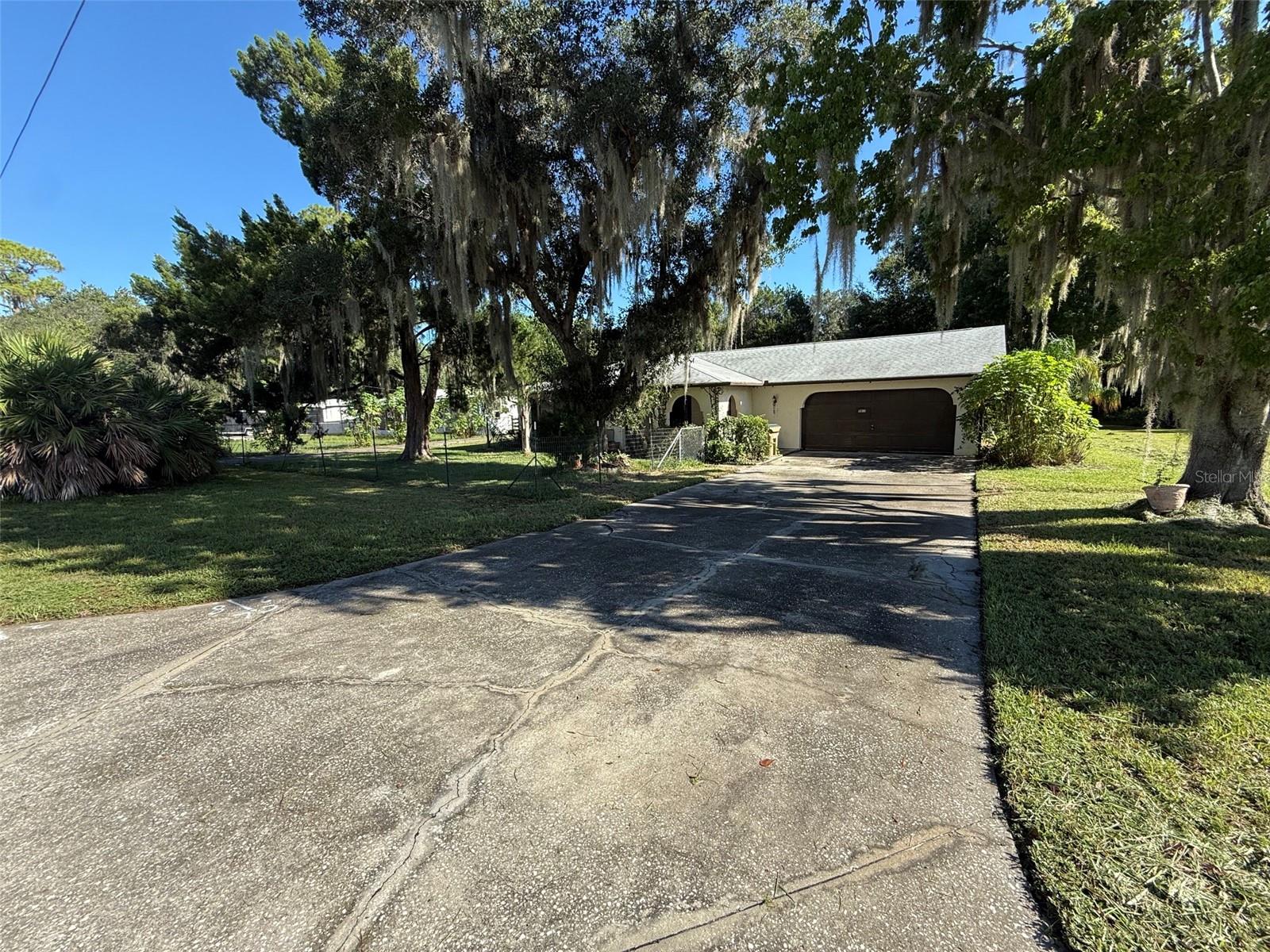 11813 Ocklawaha Dr — photo