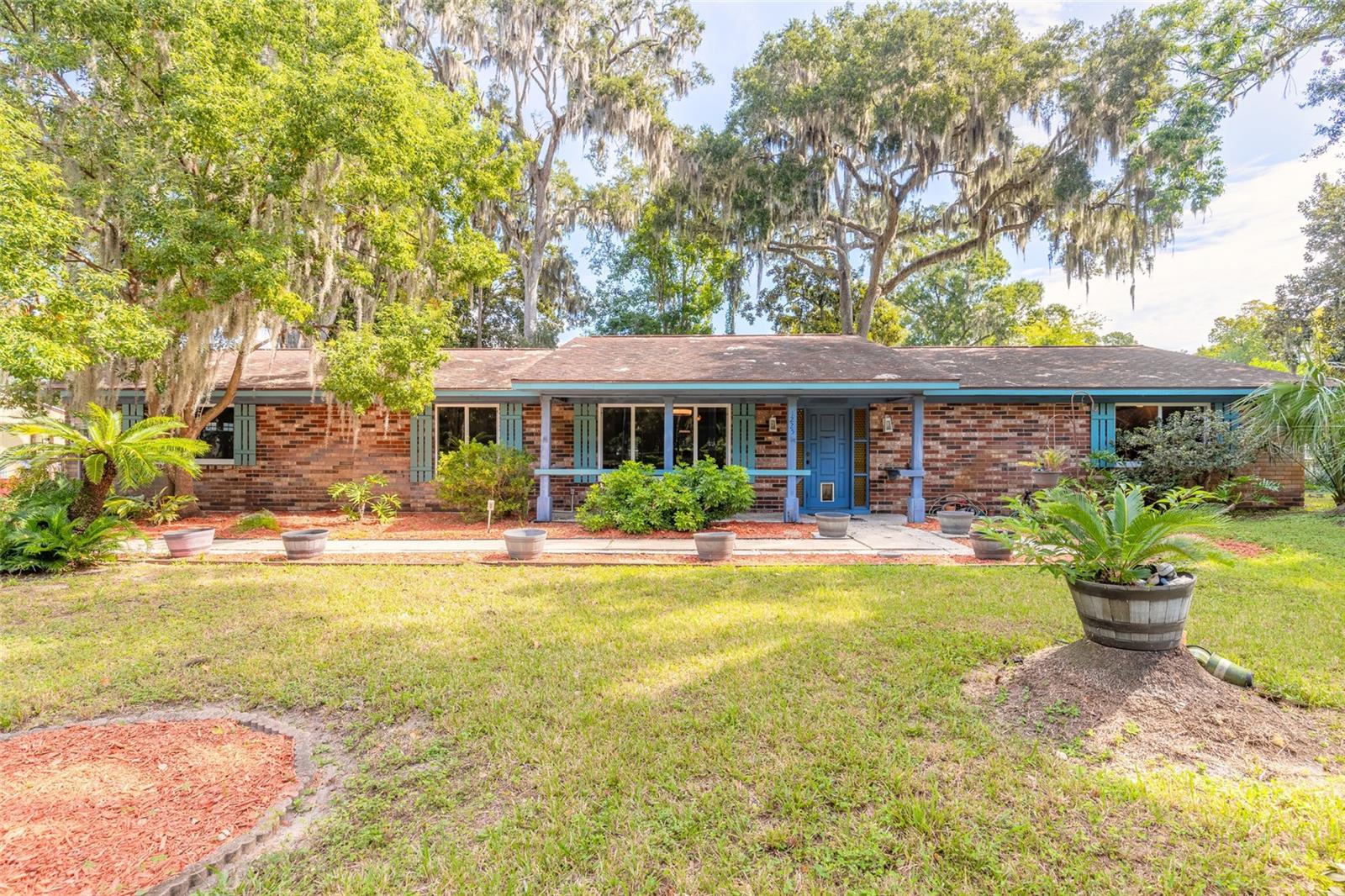 1225 Vine St — photo