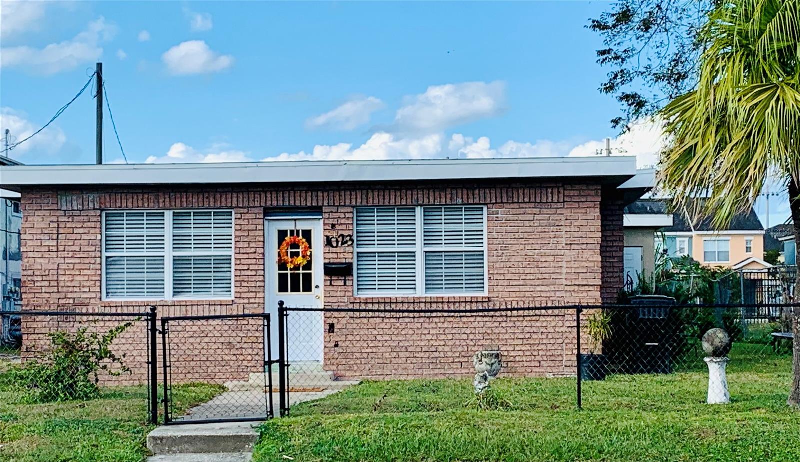1023 W Gore St W — photo